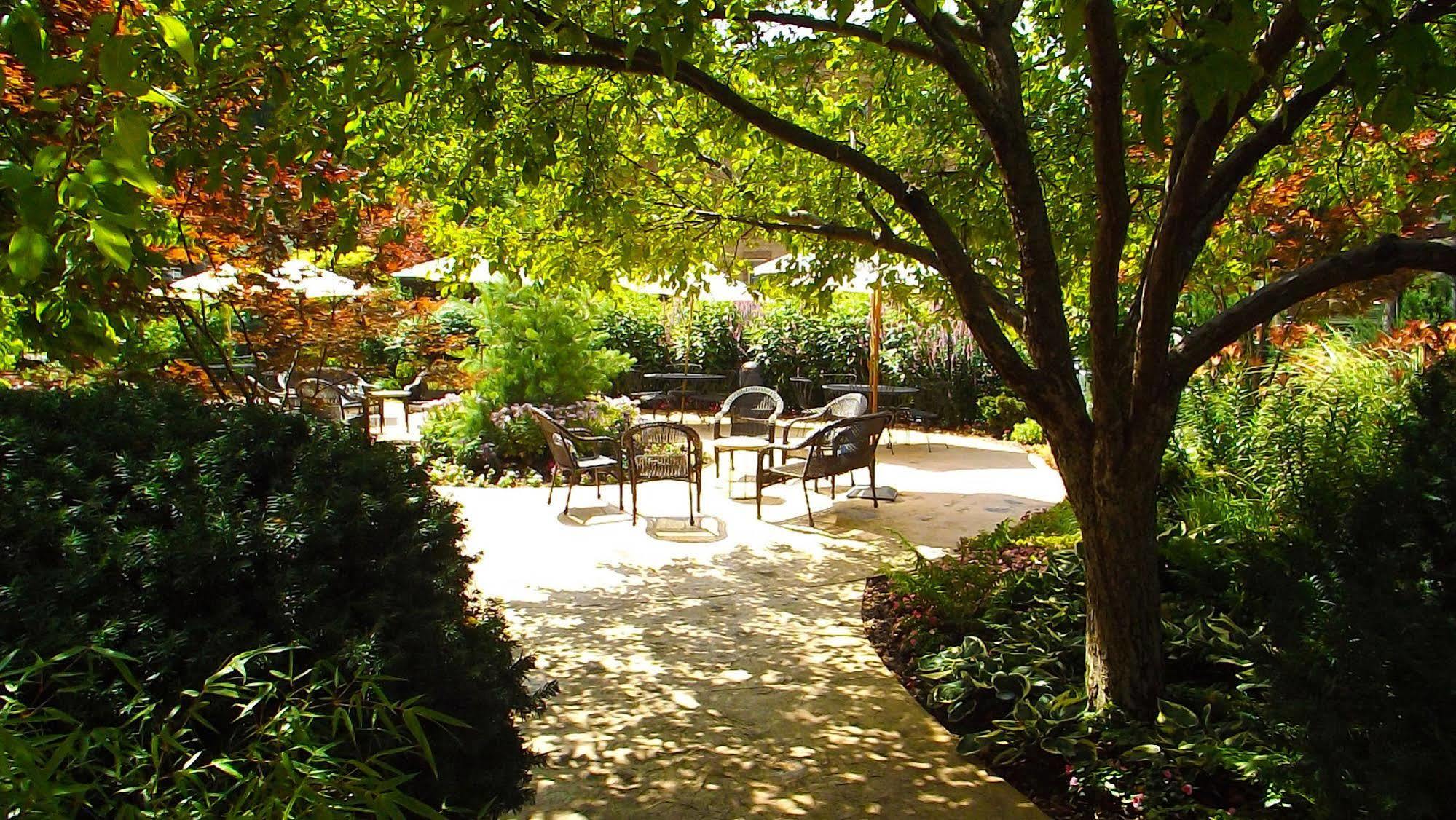 Higher Ground Hotel Independence Εξωτερικό φωτογραφία