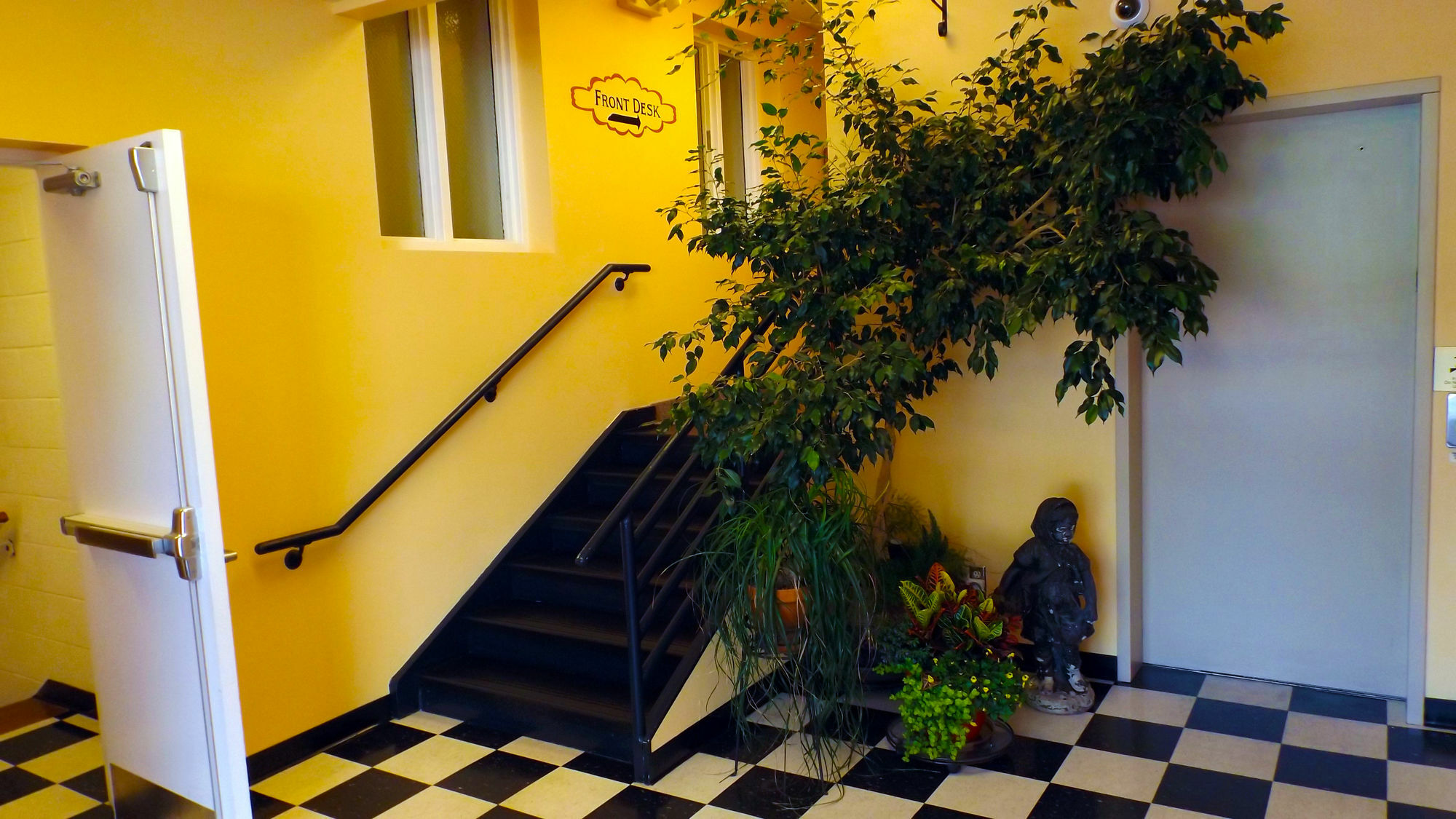 Higher Ground Hotel Independence Εξωτερικό φωτογραφία